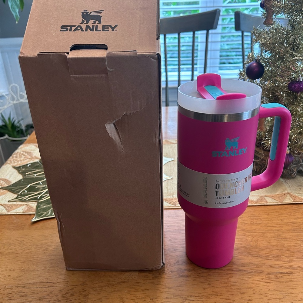 Stanley 40 oz Fuchsia Travel Mug with Handle